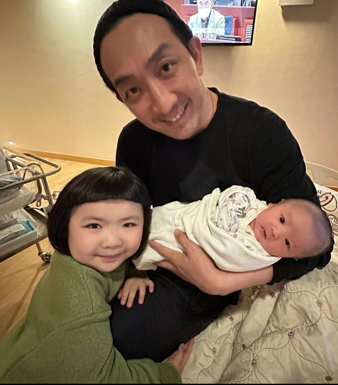 李璨琛的寶貝女Lucy終於榮升家姐!