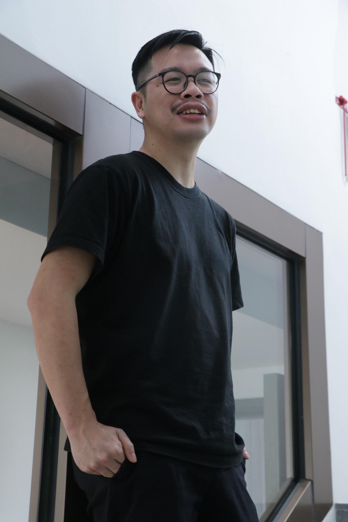 《死屍死時四十四》導演何爵天自認鏡粉,當然想找MIRROR合作。