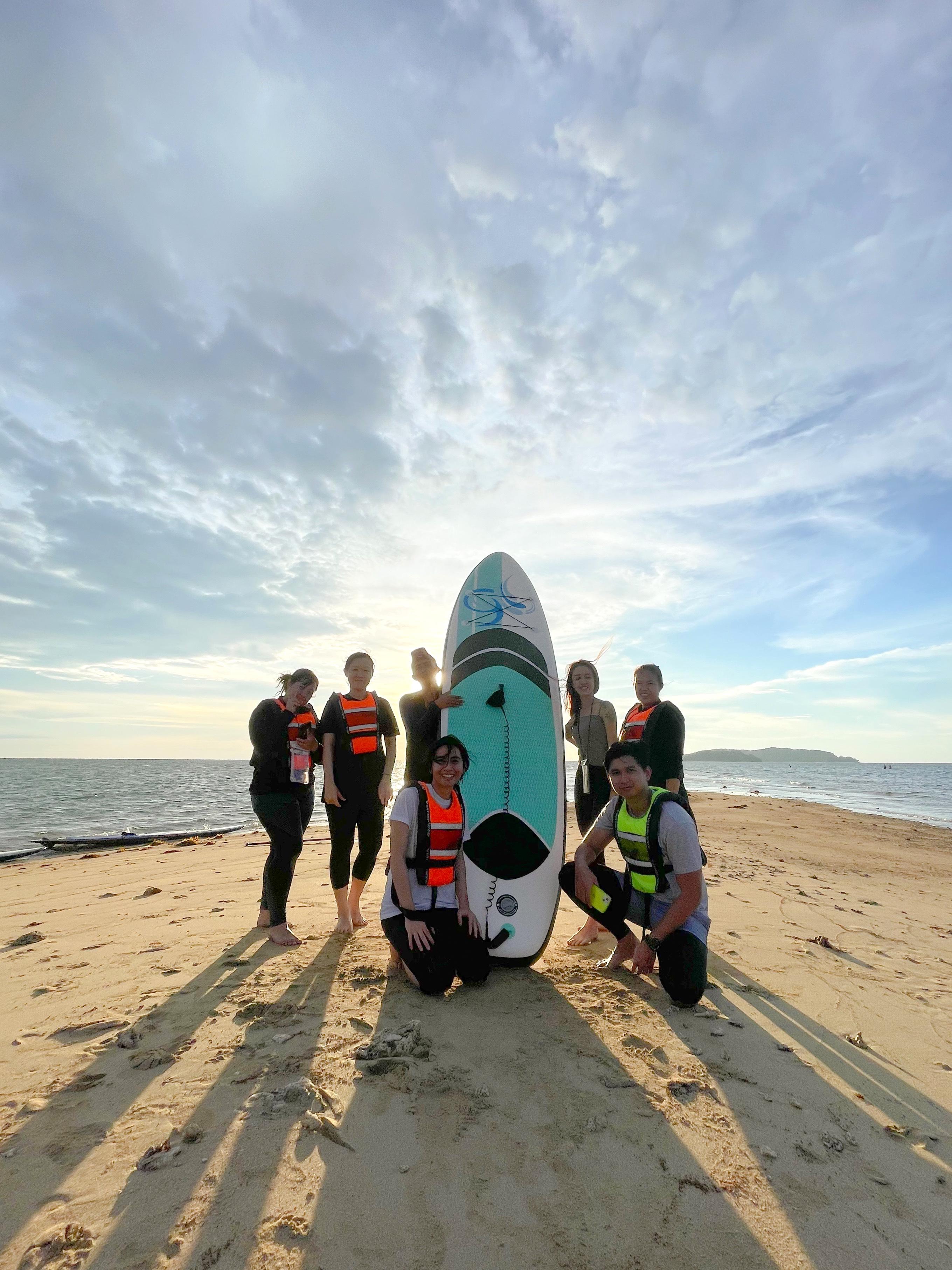 夕陽下一起創造美好的回憶