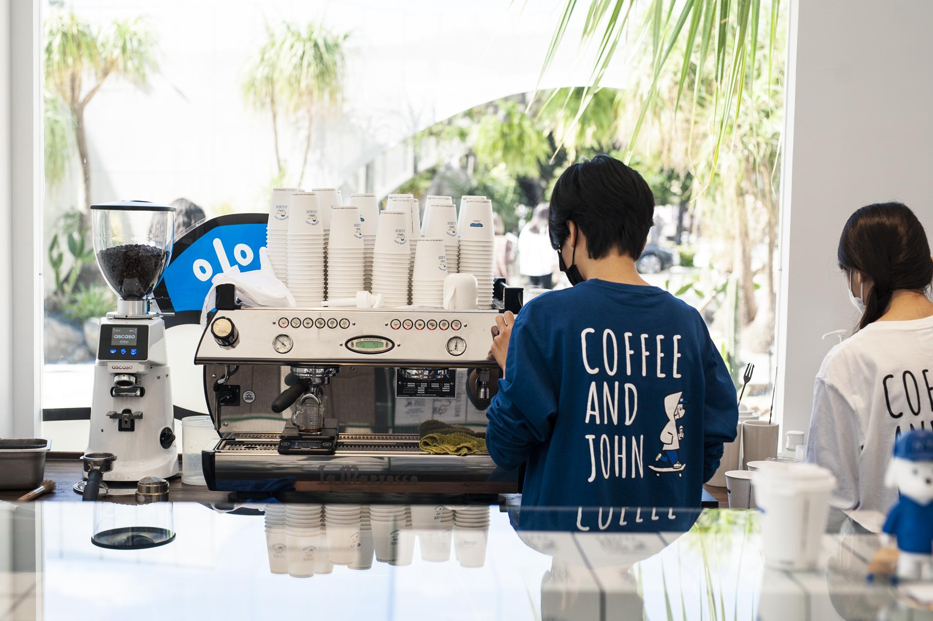 「COFFEE AND JOHN」自2022年一月於台灣台中開幕後隨即大受歡迎