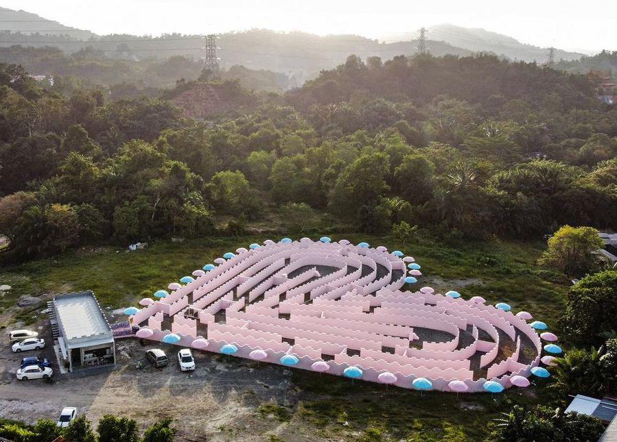 快來探索愛的迷宮 1 Heart Maze!