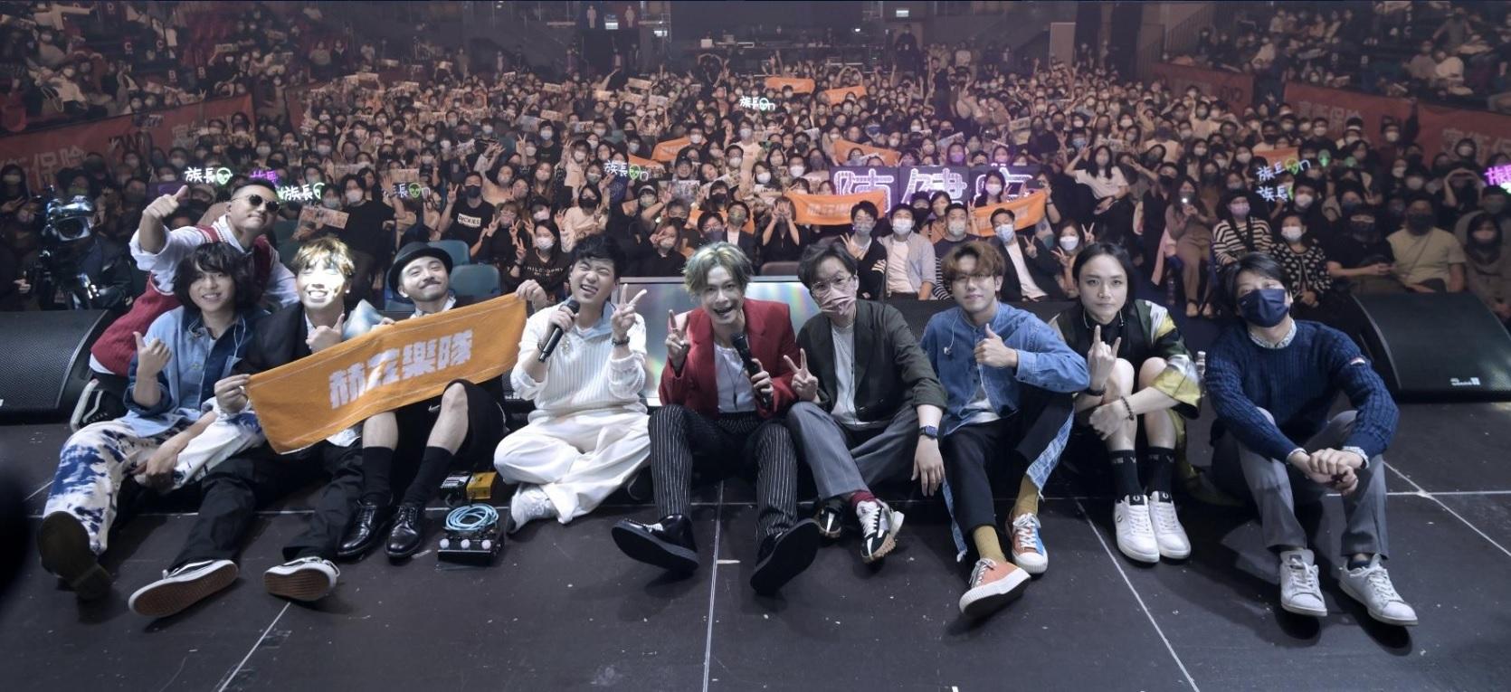 The Hertz於去年11月與陳健安合作舉行兩場《我是現場》演唱會。