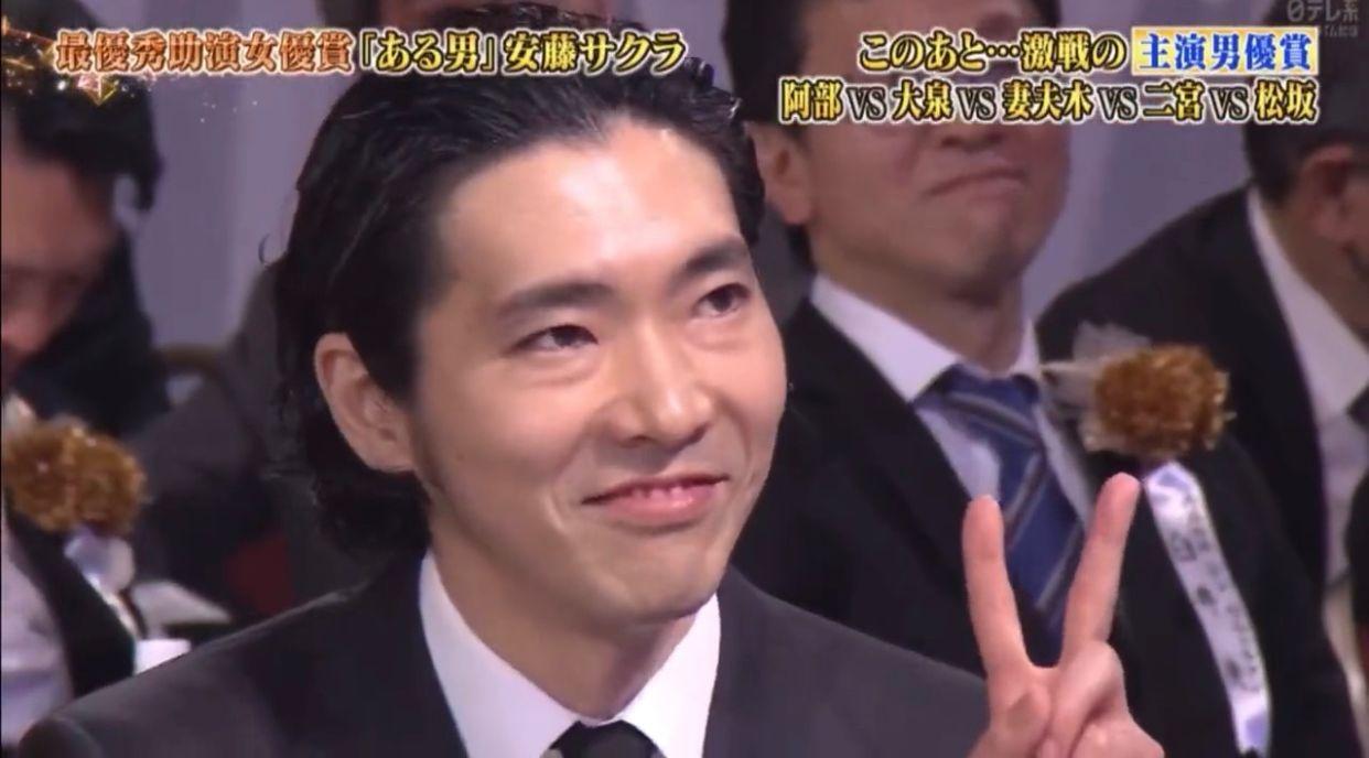 鏡頭一度影向其夫柄本佑,畫面催淚又甜蜜。