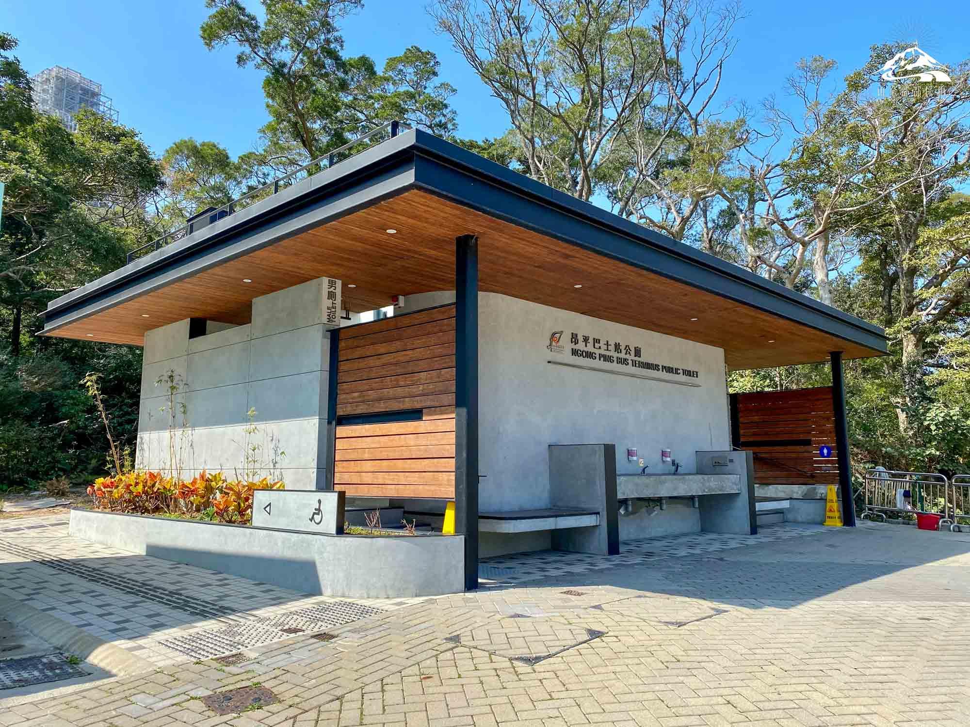 4經天壇大佛後右轉掠過公廁