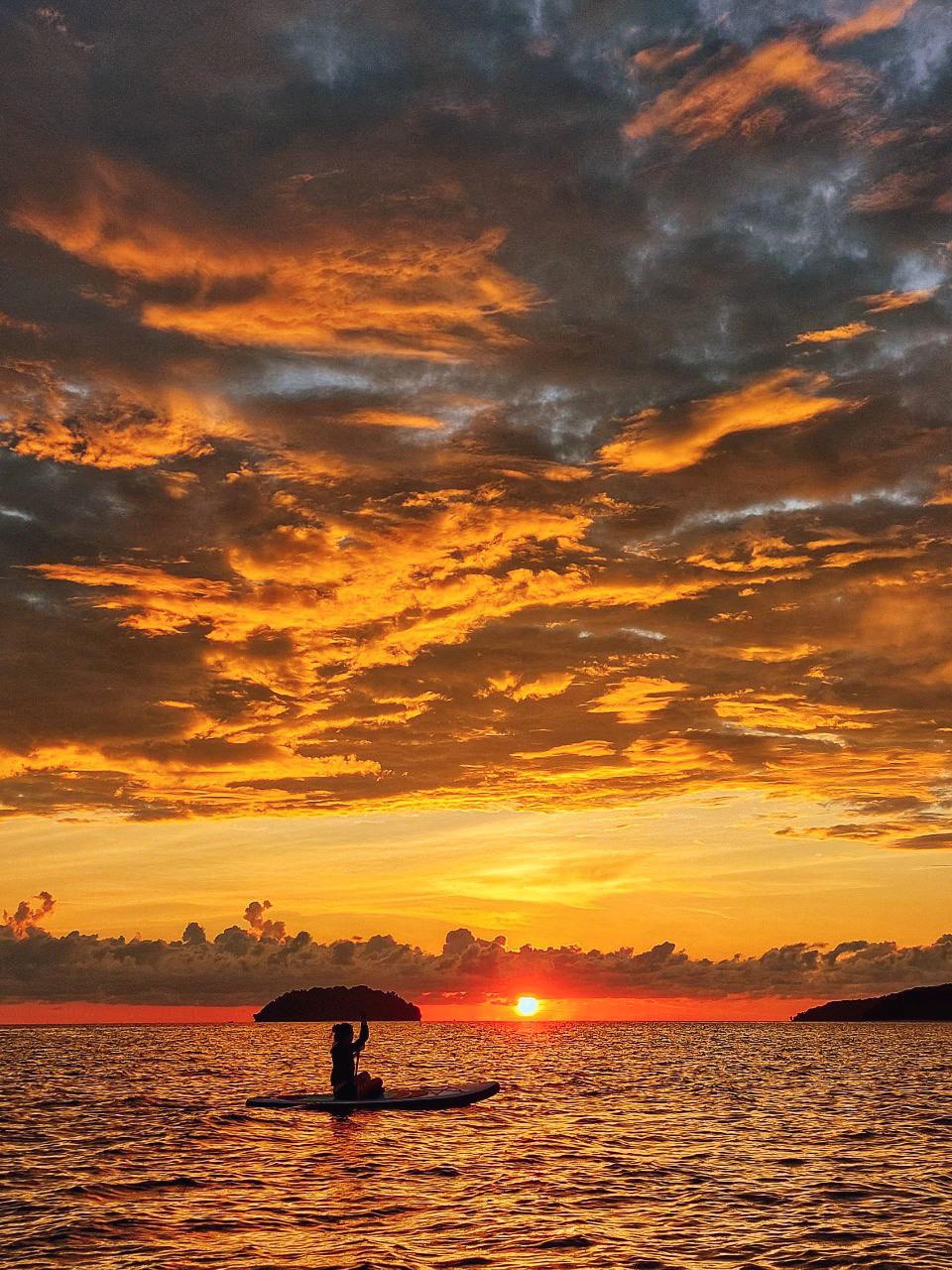 欣賞美麗的海洋景觀