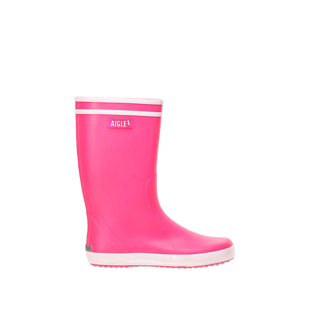 童裝橡膠鞋──LOLLY POP 2 (港幣$520) │標誌性的童裝LOLLY POP採用天然橡膠製造, 其雙白間綴邊早已成為經典, 陪伴著小孩在雨中嬉戲。鞋跟上備有反光貼,即使孩子在夜間中行走,仍能清楚看見行蹤,更見安全。