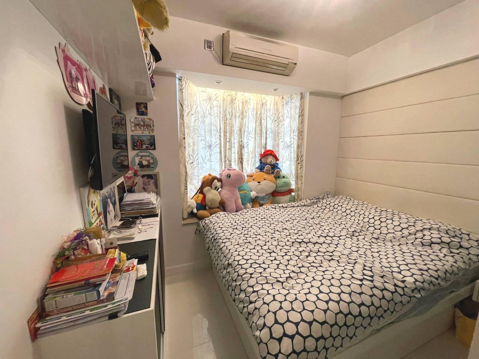 主人房空間闊落實用,頗為見使。