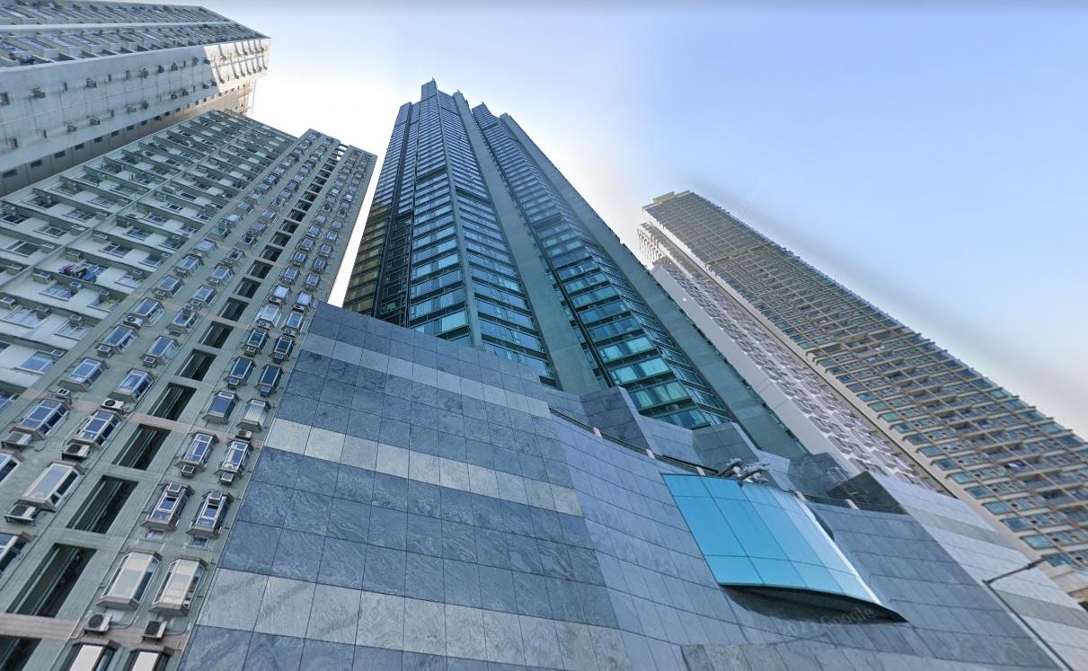 樓齡有23年的高逸華軒,樓高60層,低層為服務式住宅,高層則為私人住宅。