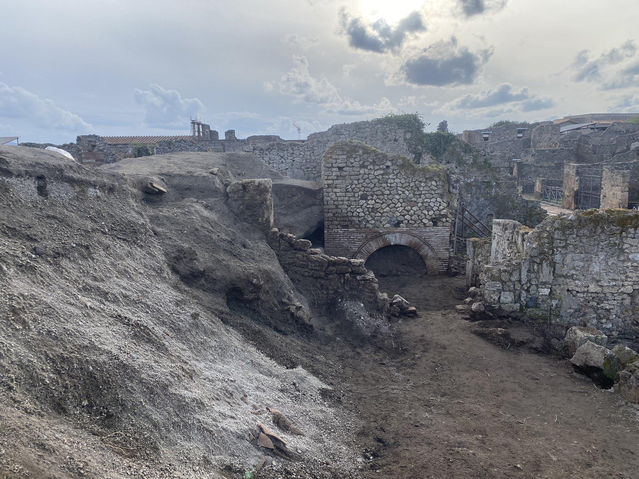 龐貝古城是於公元79年遭到維蘇威火山噴發而毀滅的羅馬城市。(Twitter)