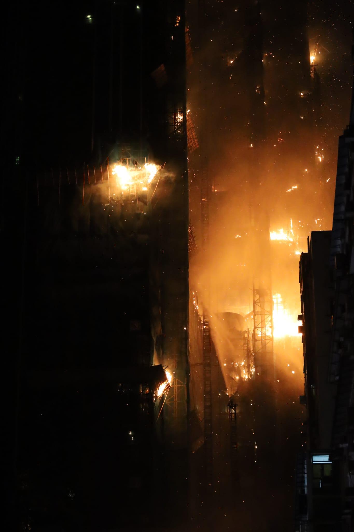 附近多座樓宇受影響。(鍾式明攝)