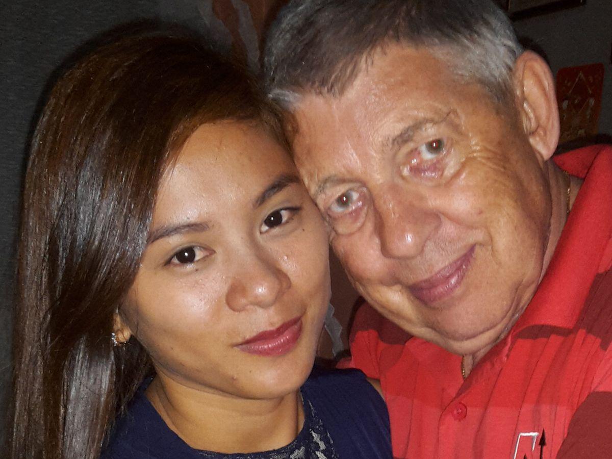 2016年,Ron計劃與比他年輕42年的女子Cristel Marquez結婚,不過期後二人感情生變,婚禮亦取消。(網上圖片)