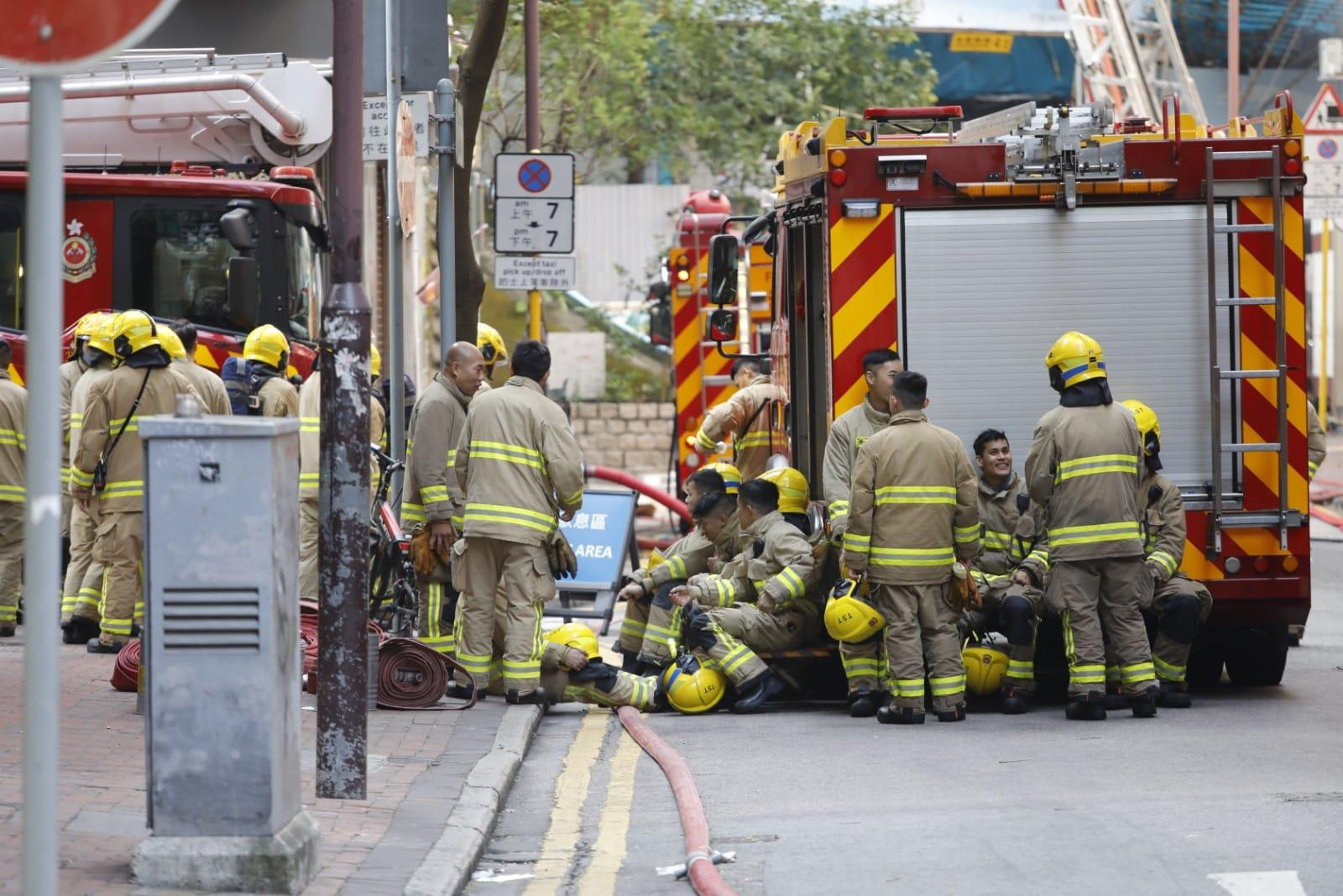 運輸署宣布,中間道介乎彌敦道與梳士巴利道之間的全線封閉。(林俊源攝)