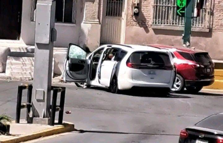 4名美國人3日駕駛一輛白色SUV前往墨西哥旅行,並進行「醫療」。(Twitter)