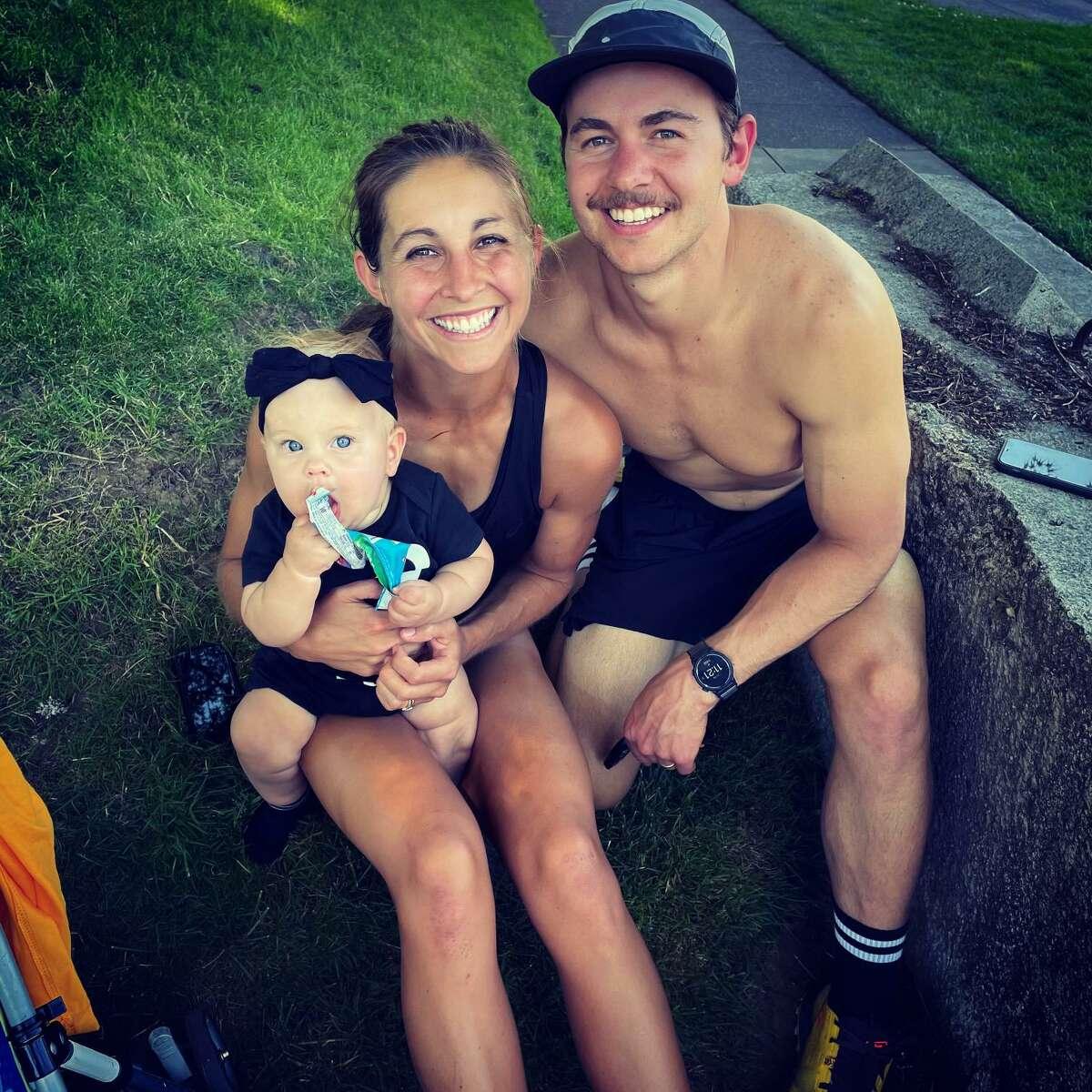 懷孕9個月媽跑1600米僅5分17秒,比第一胎仲快8秒。(IG)