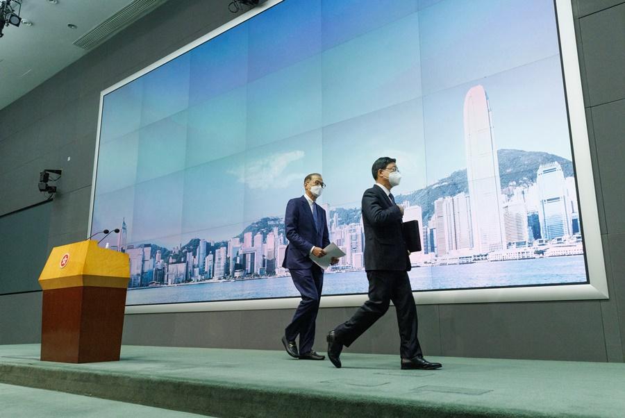 盧寵茂形容他與李家超的關係像家庭中的父母。(資料圖片)