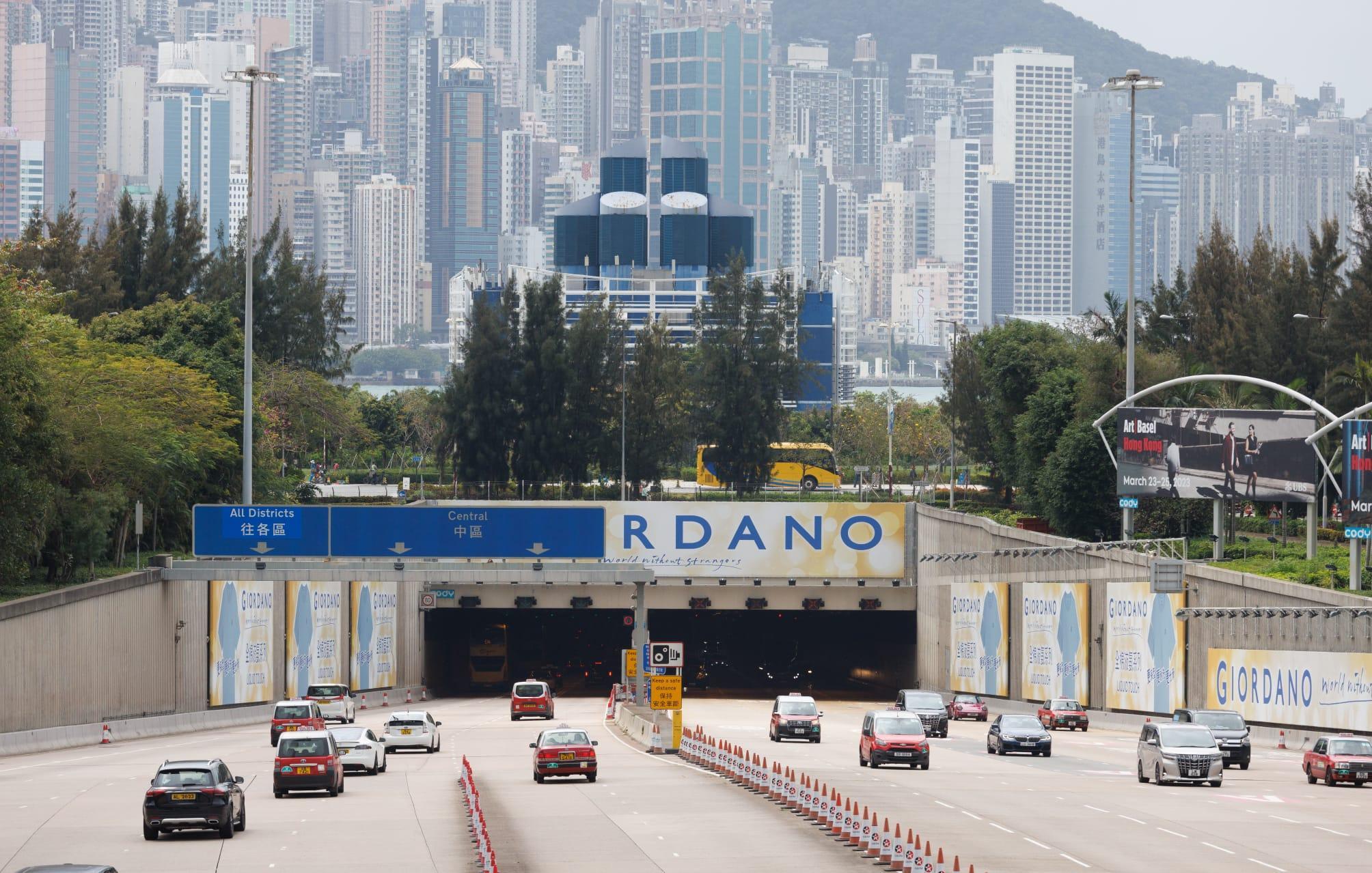 政府今日公布三隧分流收費方案,當中西隧減價,紅隧和東隧加價。(蘇文傑攝)