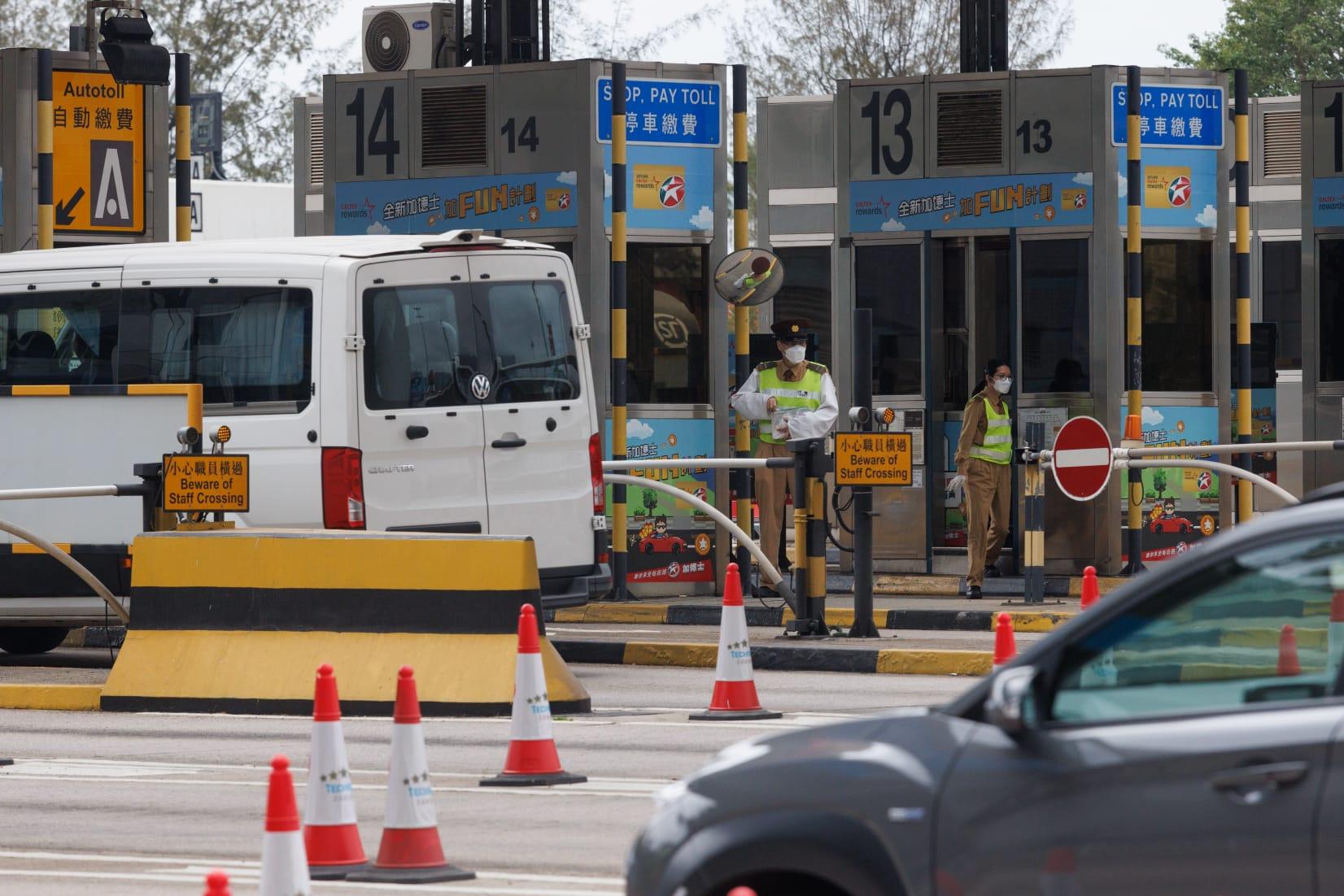 政府公布三隧分流收費方案,首階段會在8月2日實施,屆時私家車西隧收費會減至60元。(蘇文傑攝)
