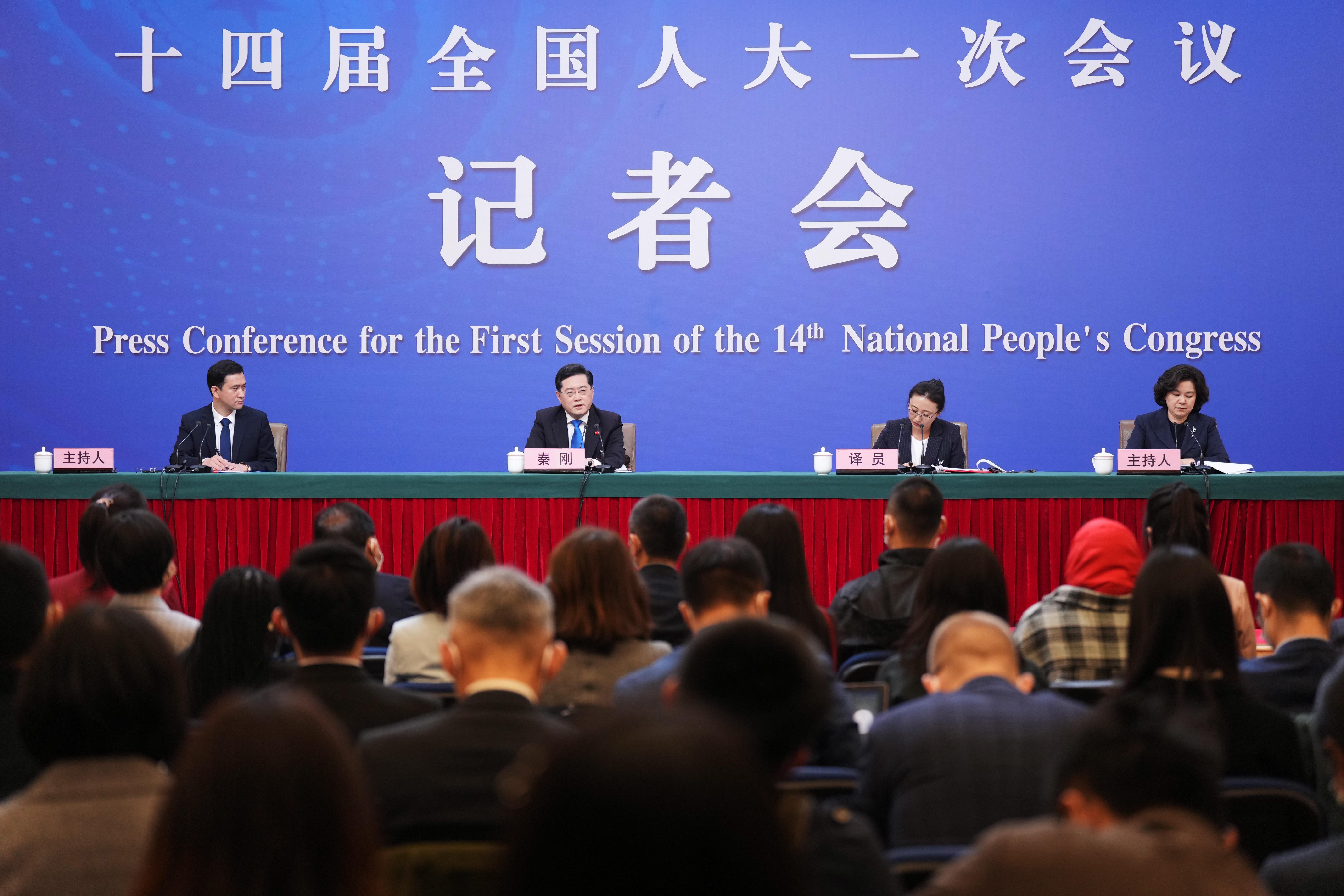 外交部長秦剛就中國外交政策和對外關係回答中外記者提問