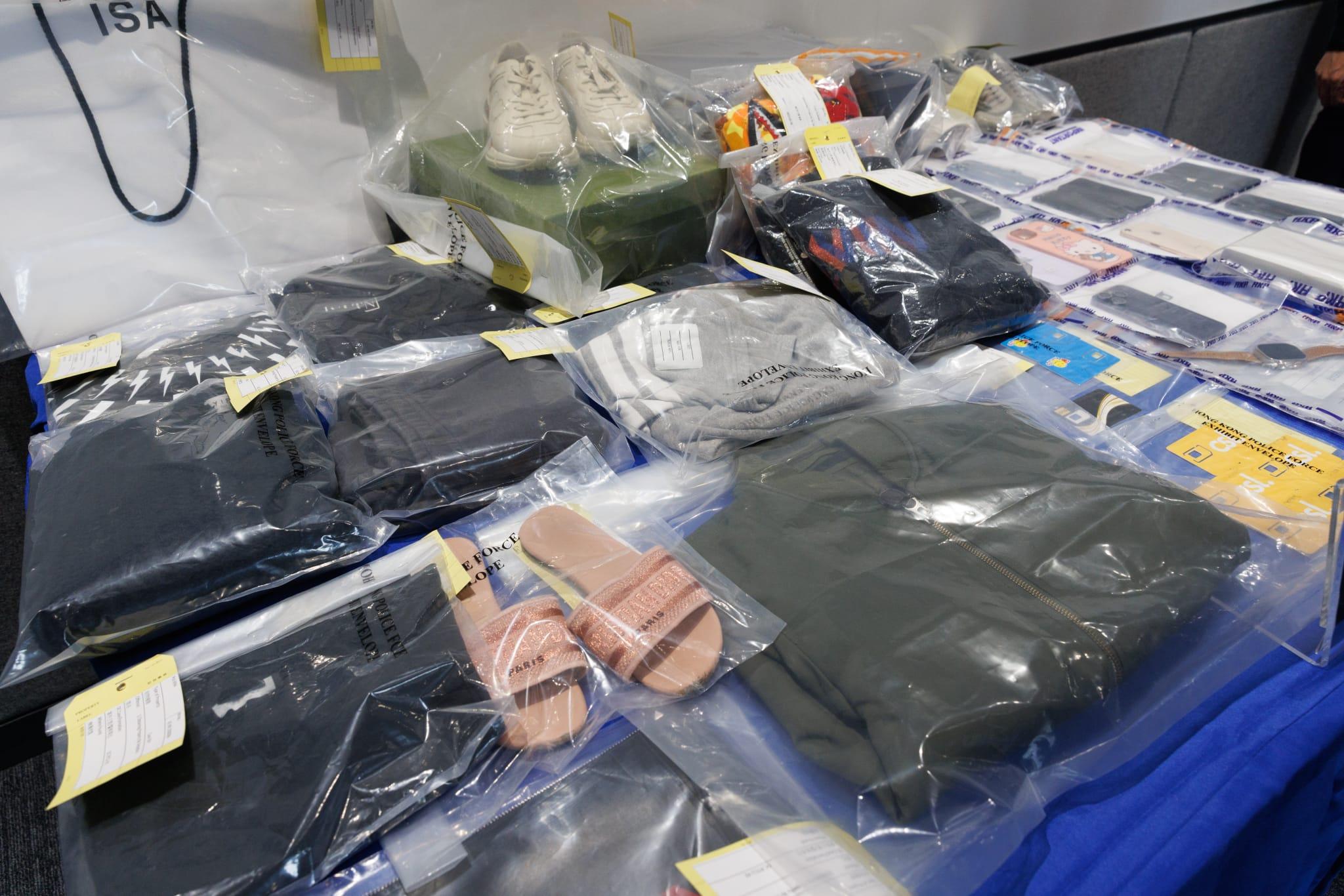 警方展示檢獲物品。(蘇文傑攝)