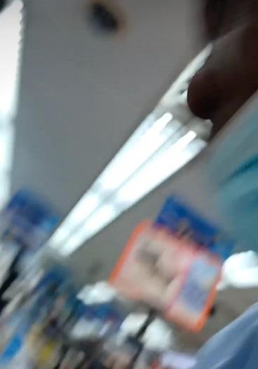 非裔漢出手制止