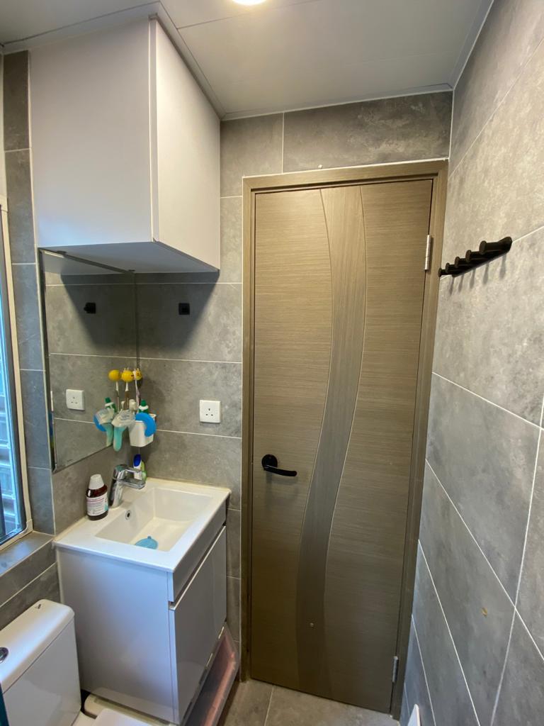 明廁浴室空間算闊落。