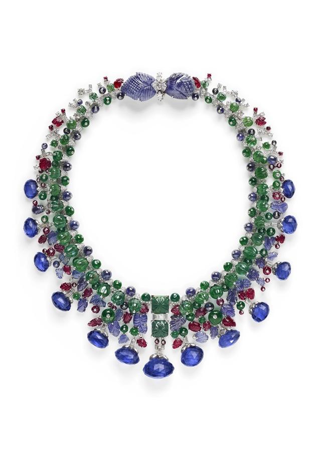 自由鳥胸針,卡地亞巴黎,1944年,金、鉑金、鑽石、藍寶石、 青金石、乳石。(香港故宮)