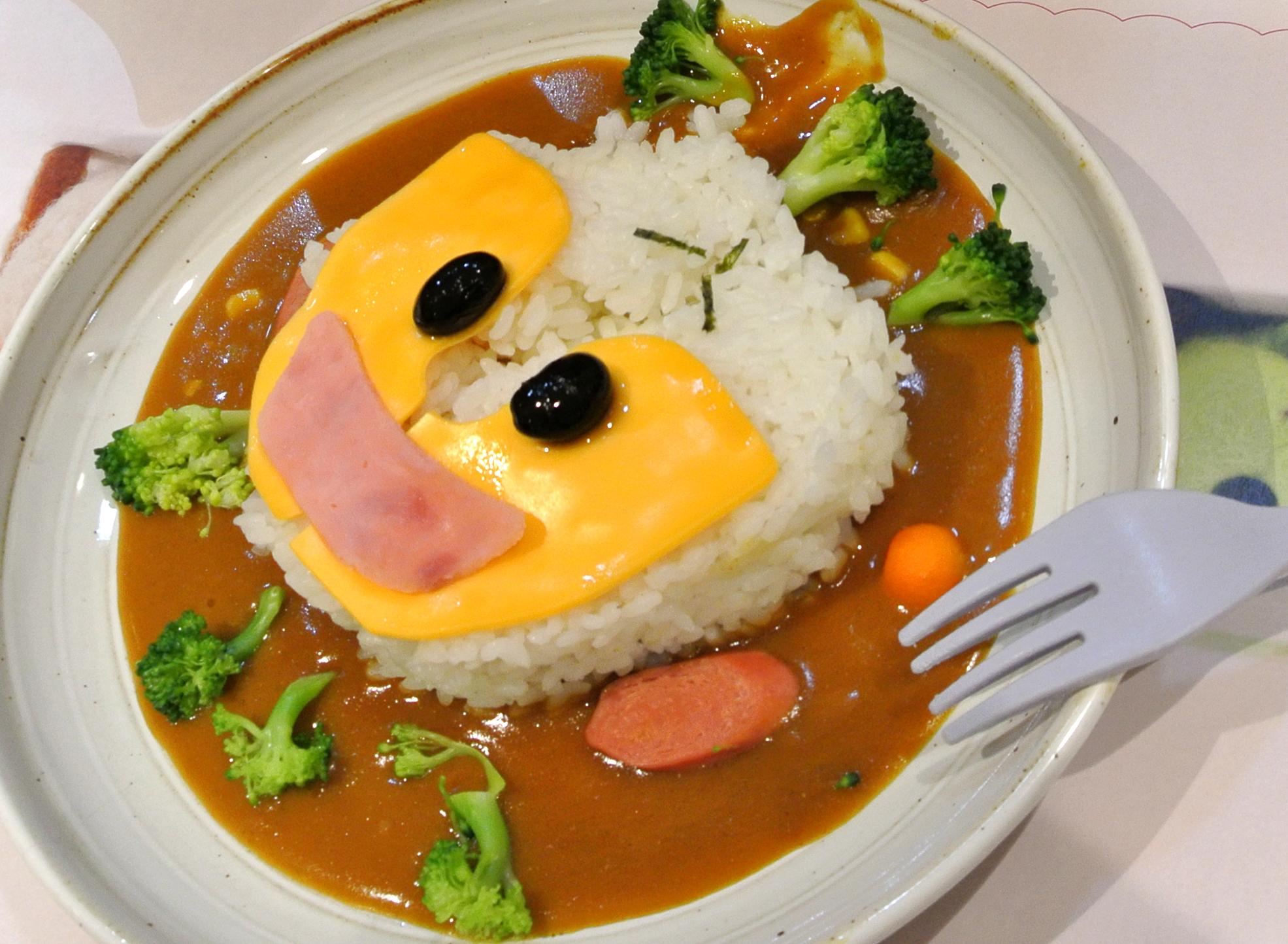 天竺鼠車車咖哩飯造型可愛又健康美味。