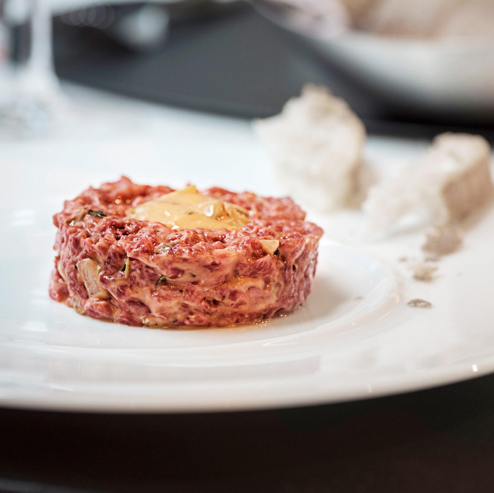BeefTartare $280 牛肉他他清爽美味,是一流的牛肉前菜。