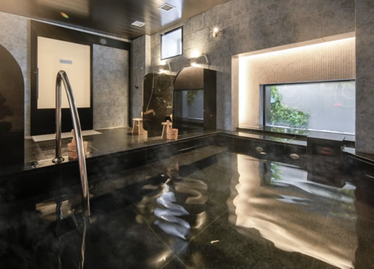 溫泉開放時間由下午3時至翌朝9時30分,通宵開放。