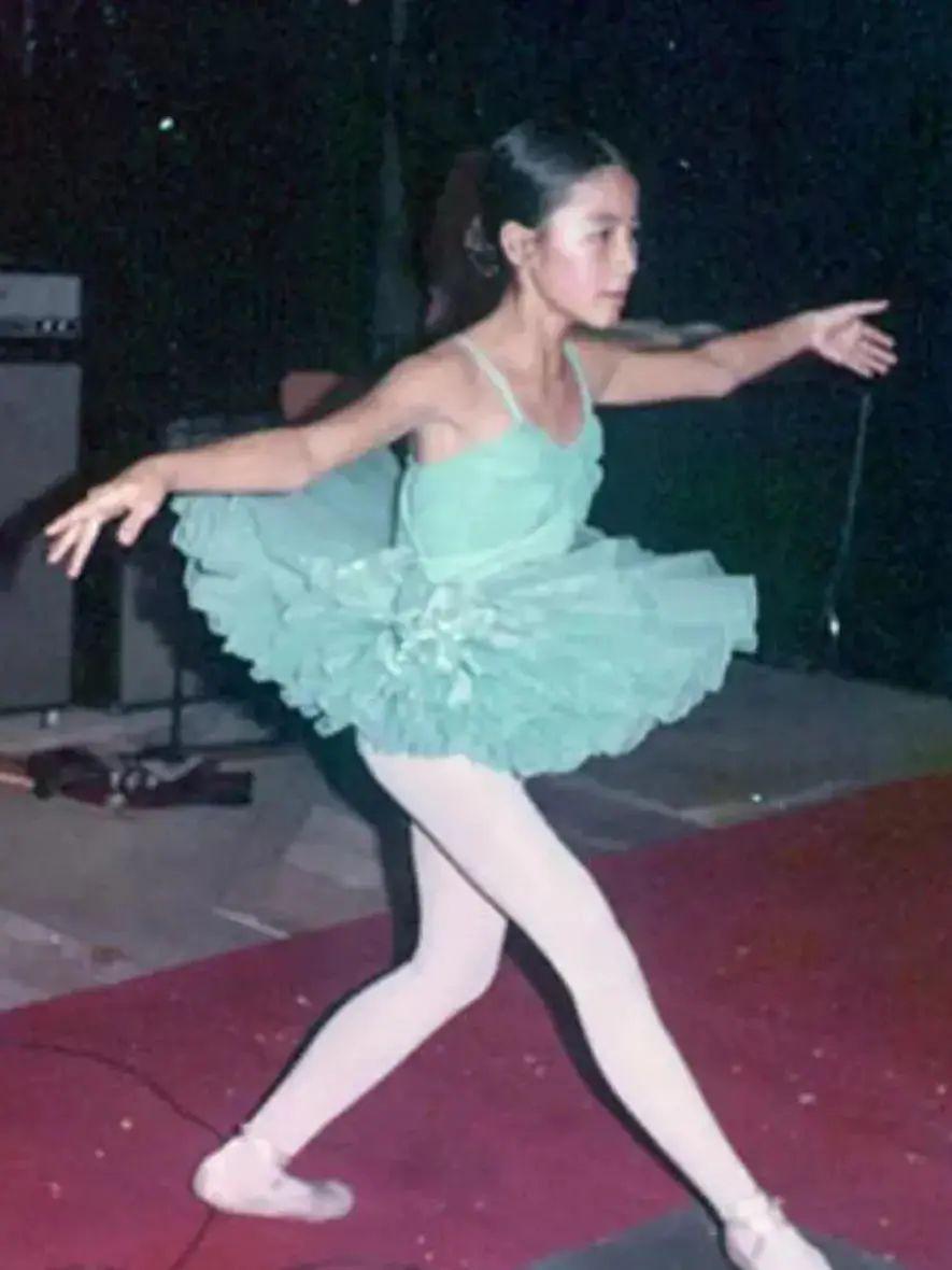 楊紫瓊出身於富裕家庭,小時是主修優雅的芭蕾舞。