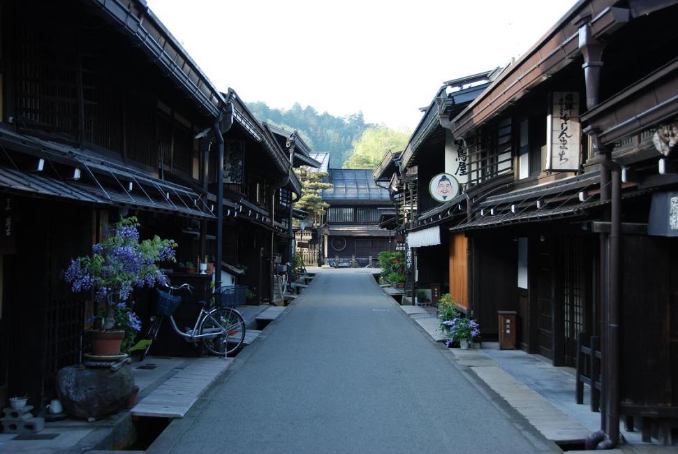 即將到大阪旅遊的你,亦可選擇巴士遊立山黑部。