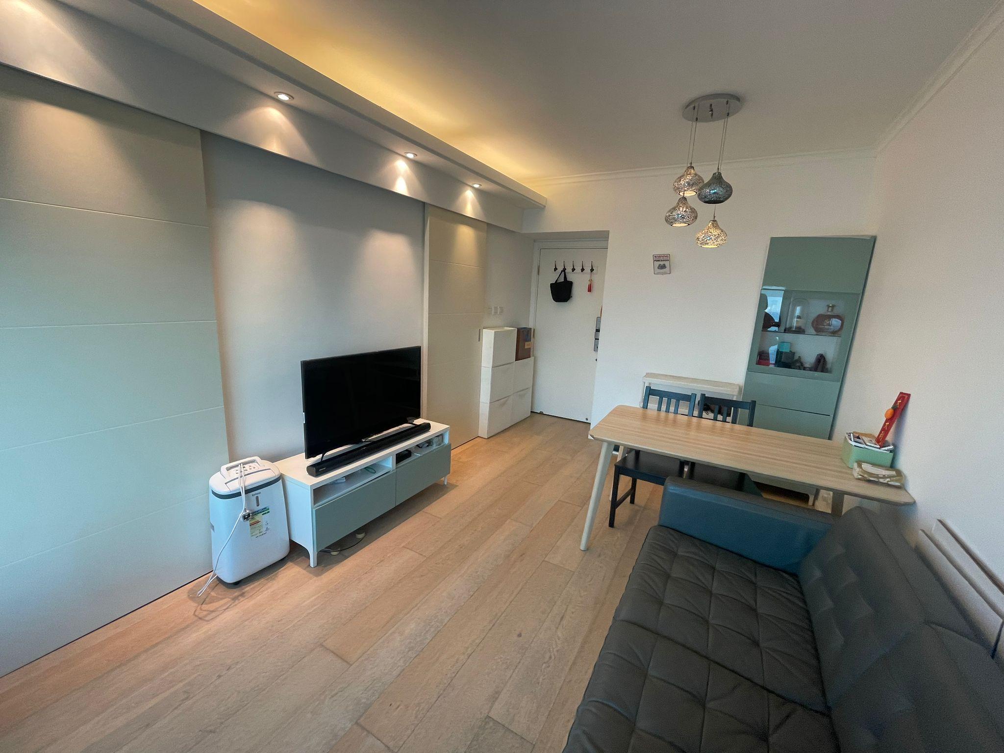 全屋裝修以奶油色系為主調,予人清新舒服感覺。