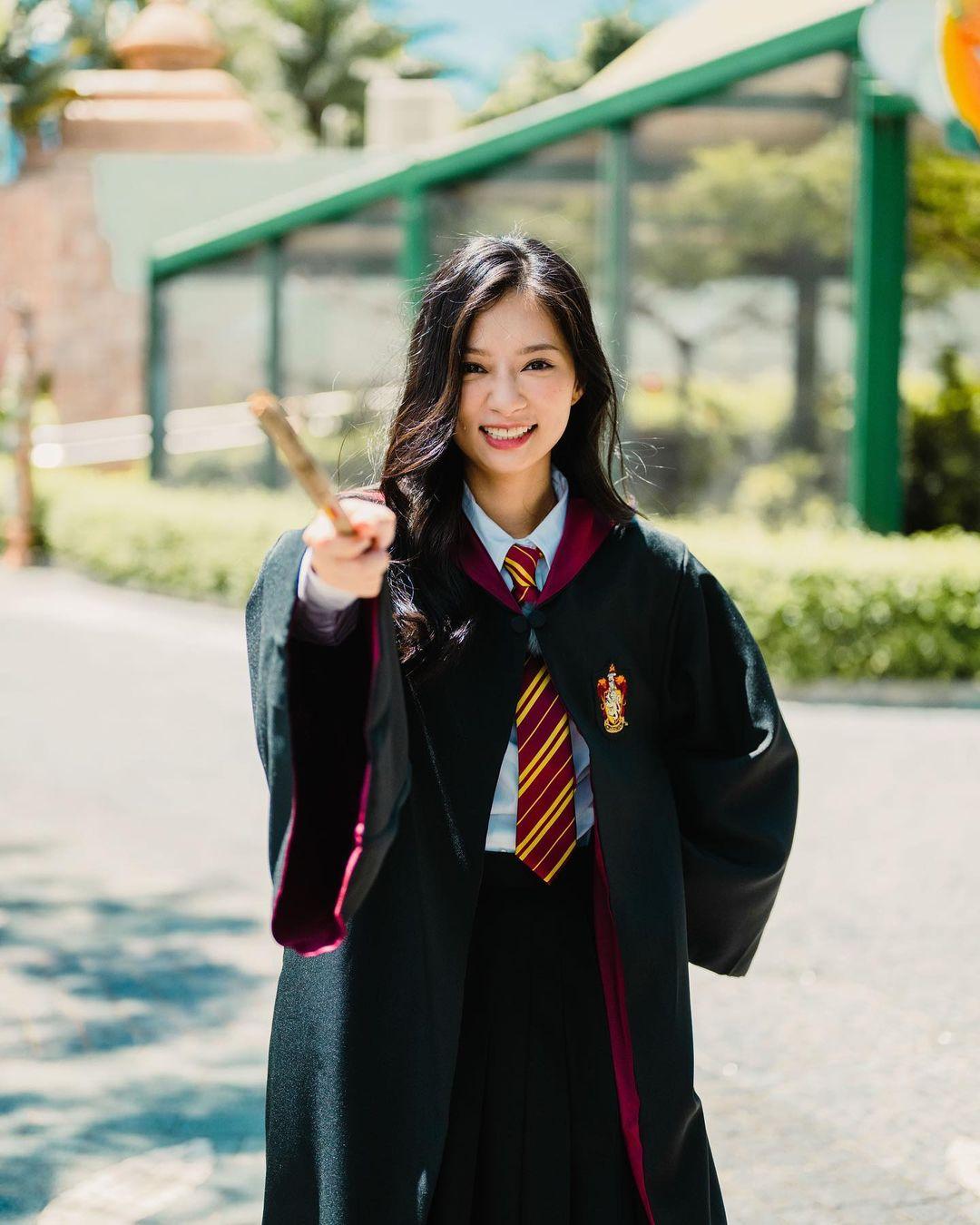 自去年11月未見Kayan9896與男友同框。