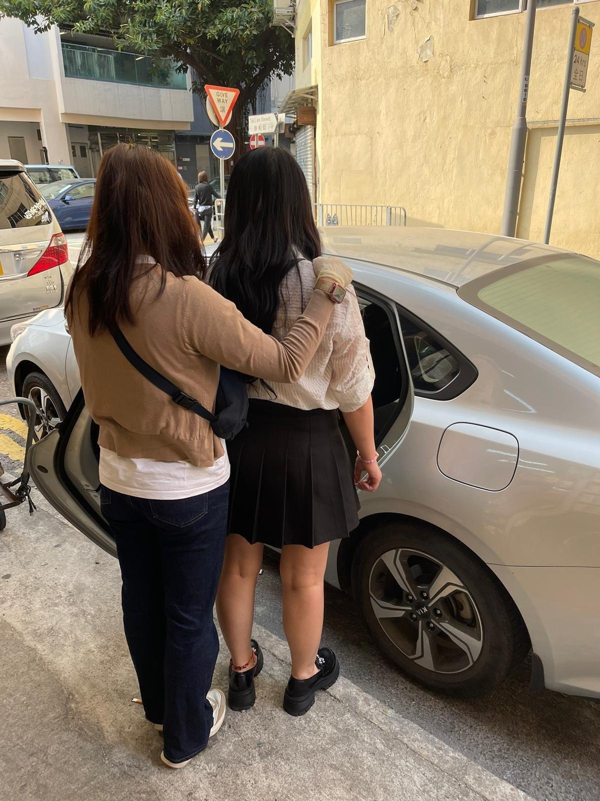 元朗跨部門掃黃拘2內地女1外籍女