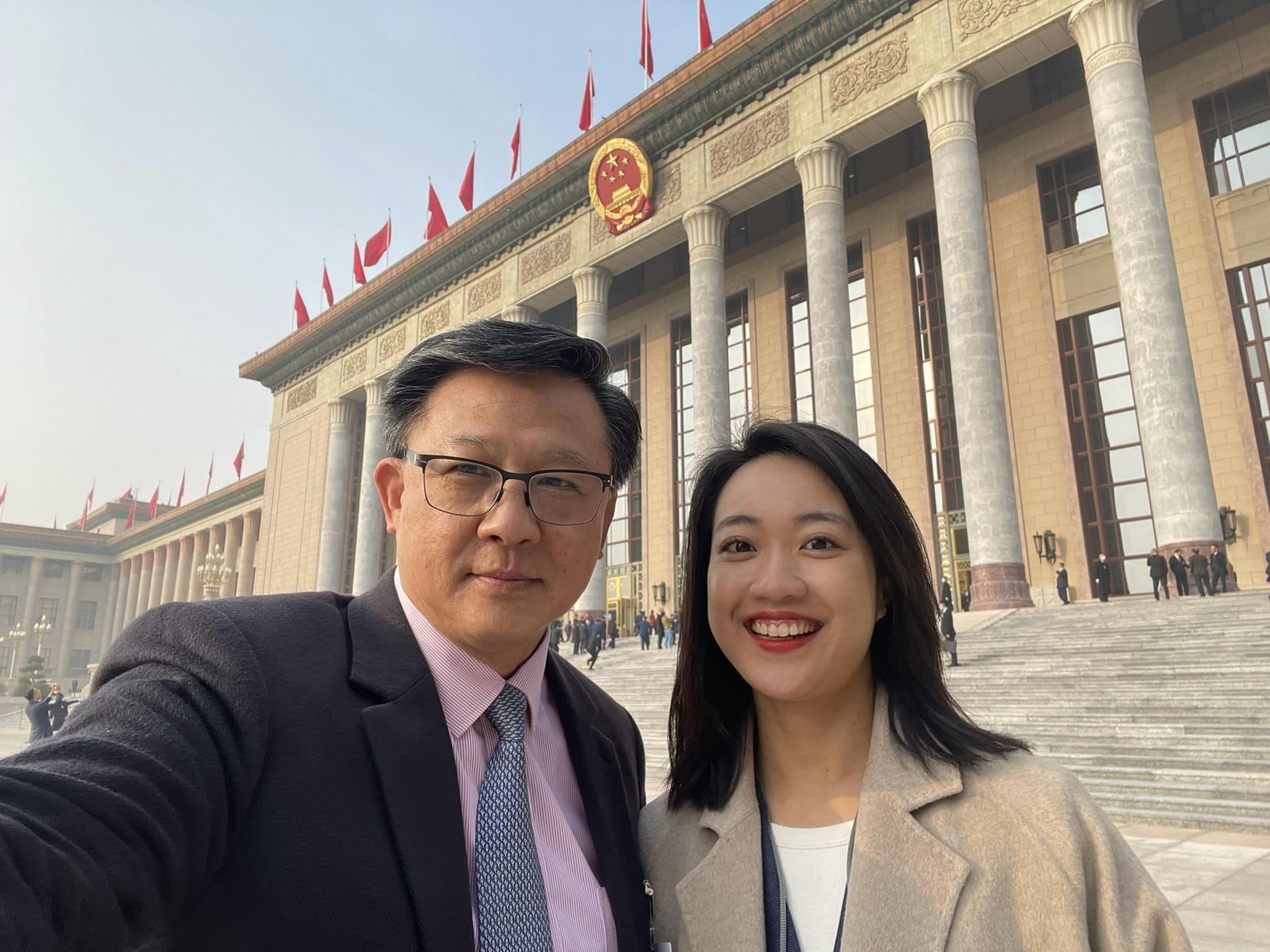 政協新丁何君堯首開會,興奮拍片大曬內部情況。(何君堯FB)