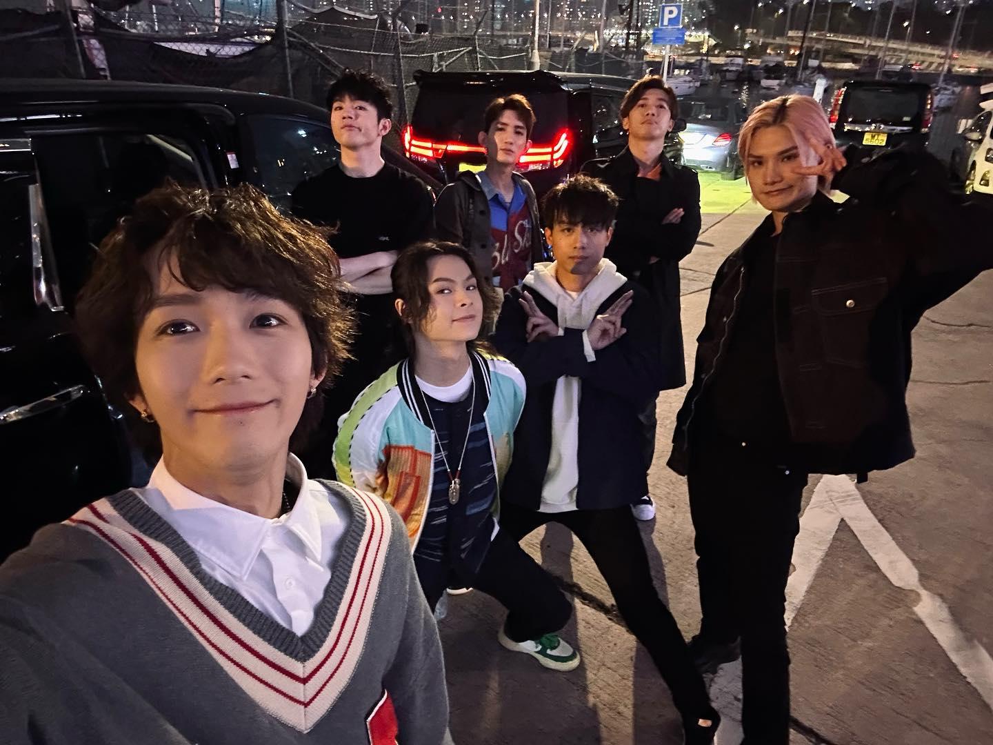 Stanley昨晚在JJ演唱會完結後,上載MIRROR七子的合照。