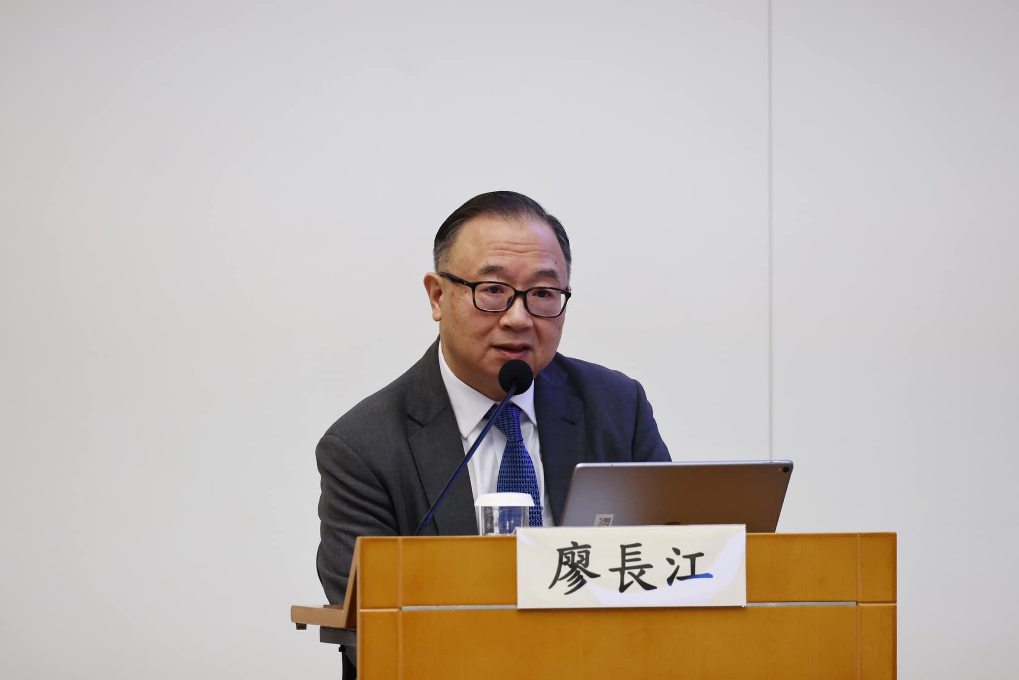 李家超主持全國兩會精神分享會。(FB李家超)