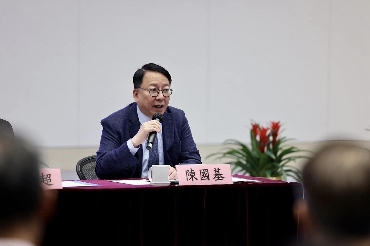 陳國基在全國兩會精神座談會發言分享。(李家超FB)