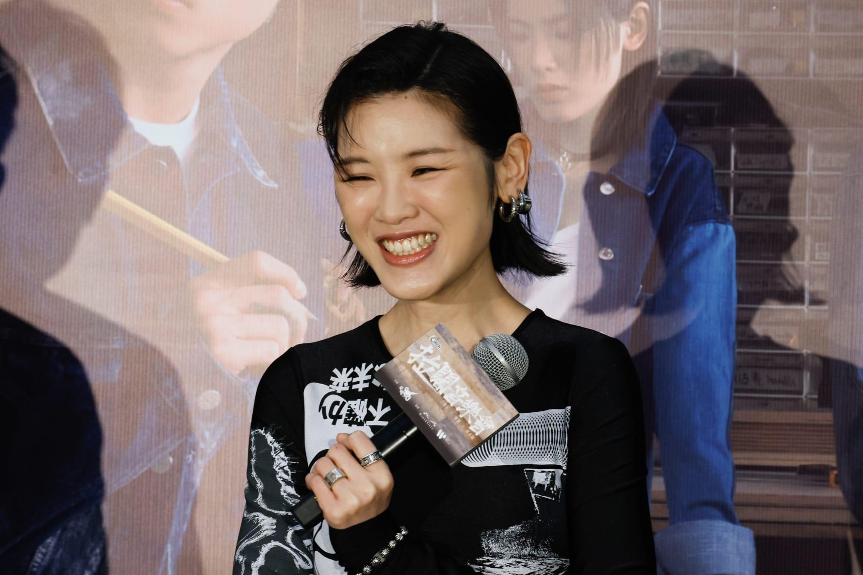 陳卓賢、江𤒹生、陳蕾現身銅鑼灣時代廣場舉行的記者會。 (蘇文傑攝)