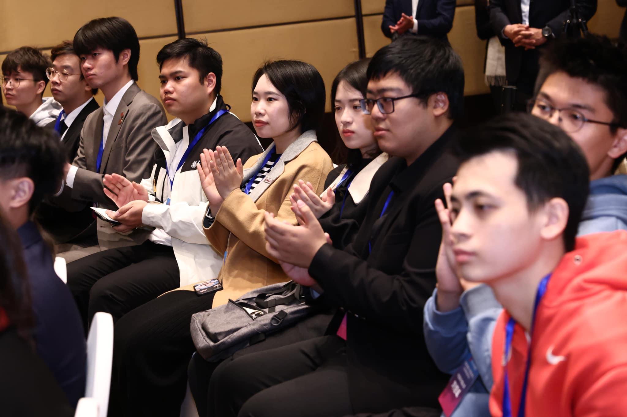 搶人才|研「高才通」納更多內地學校 李家超:在京港生應邀請內地朋友來港工作