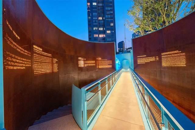 藝術中心以天藍色為主色,成為打卡熱點。 (zhihu@创想华侨城)