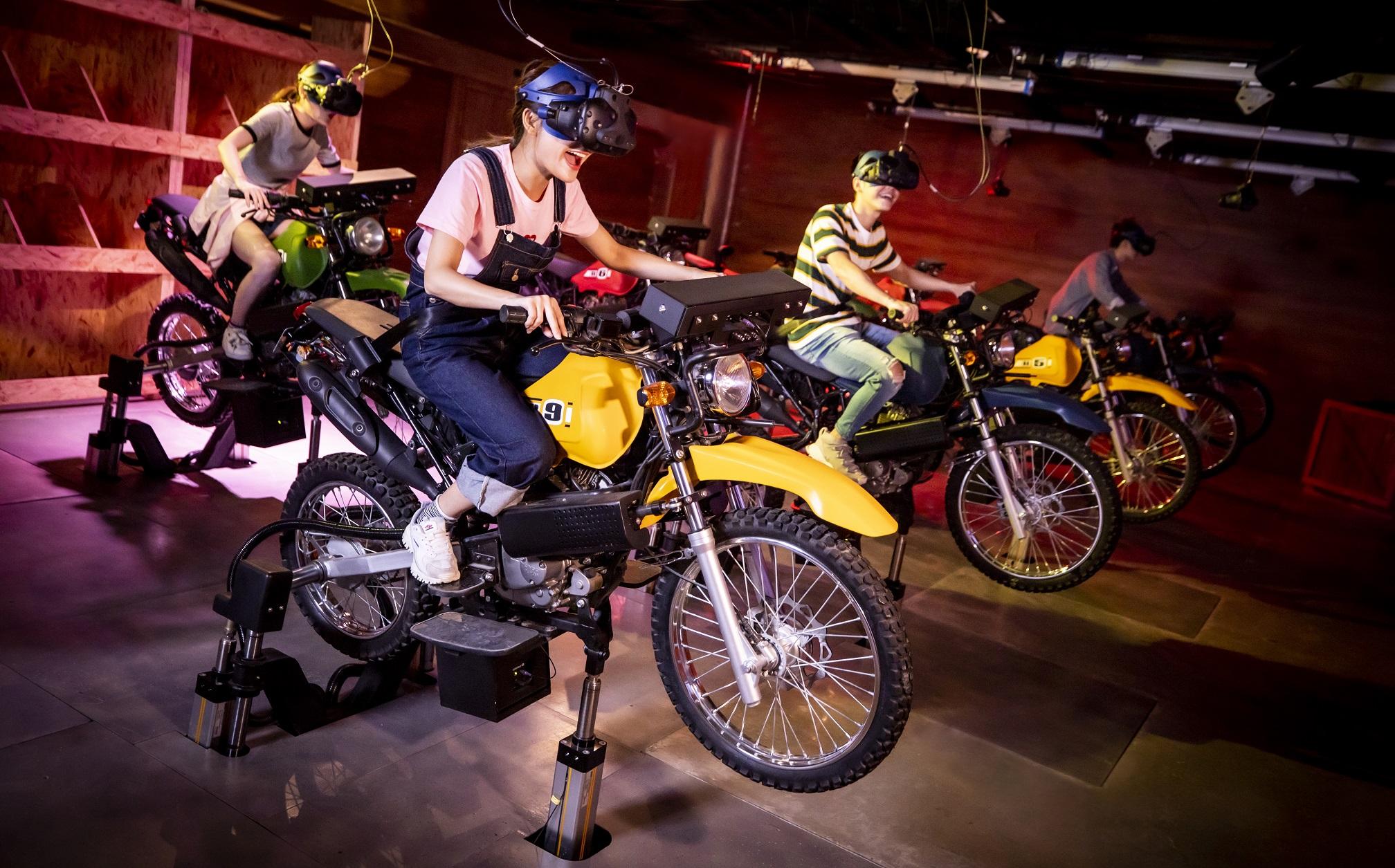 戴上VR頭戴式顯示器,展開刺激的虛擬實境冒險