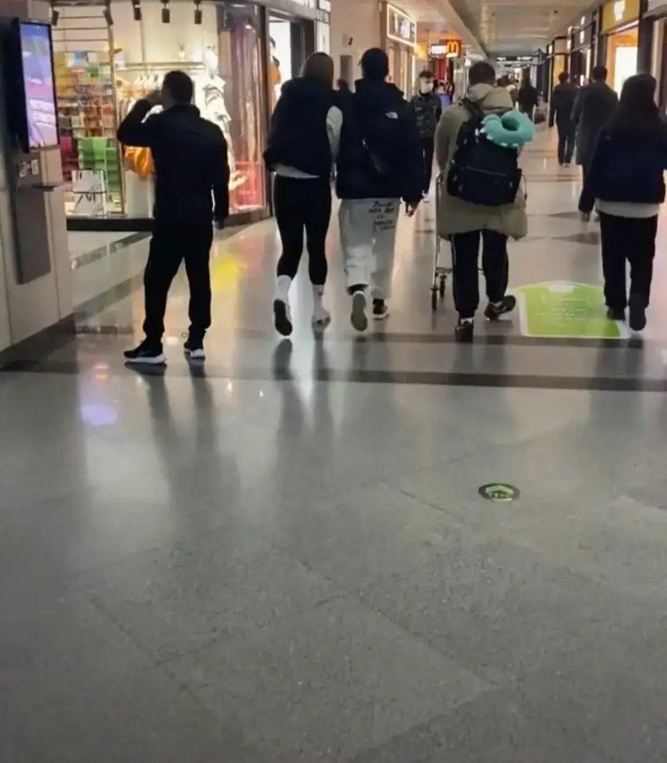 中國女籃李夢被爆做情婦與前領隊裸聊,正宮貼圖爆料大反擊(微博圖片)