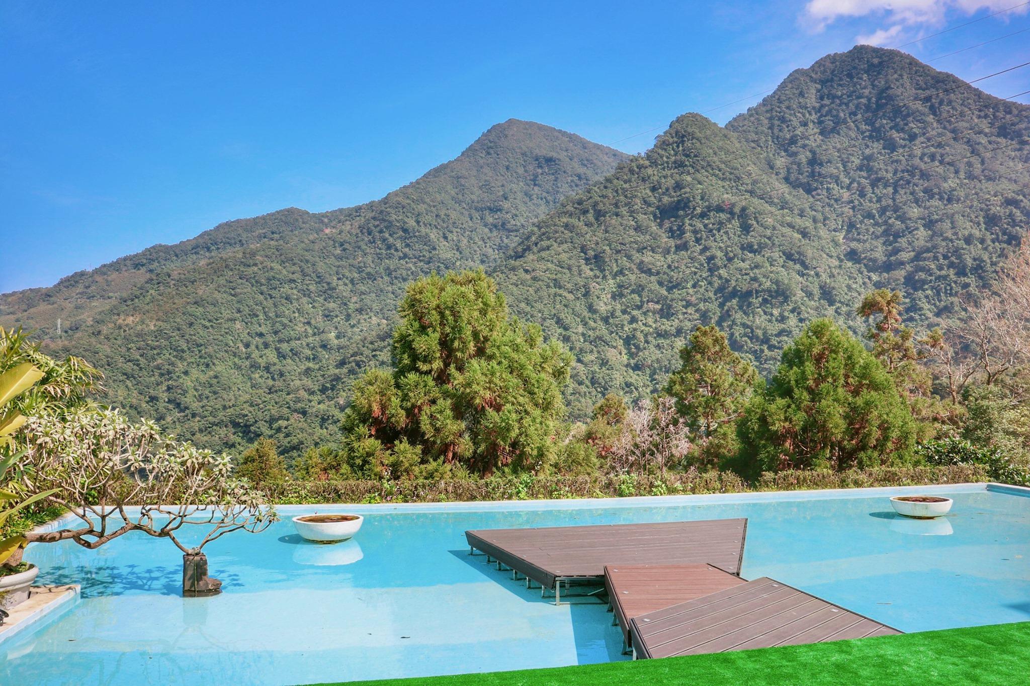 酒店坐擁烏來群山美景。