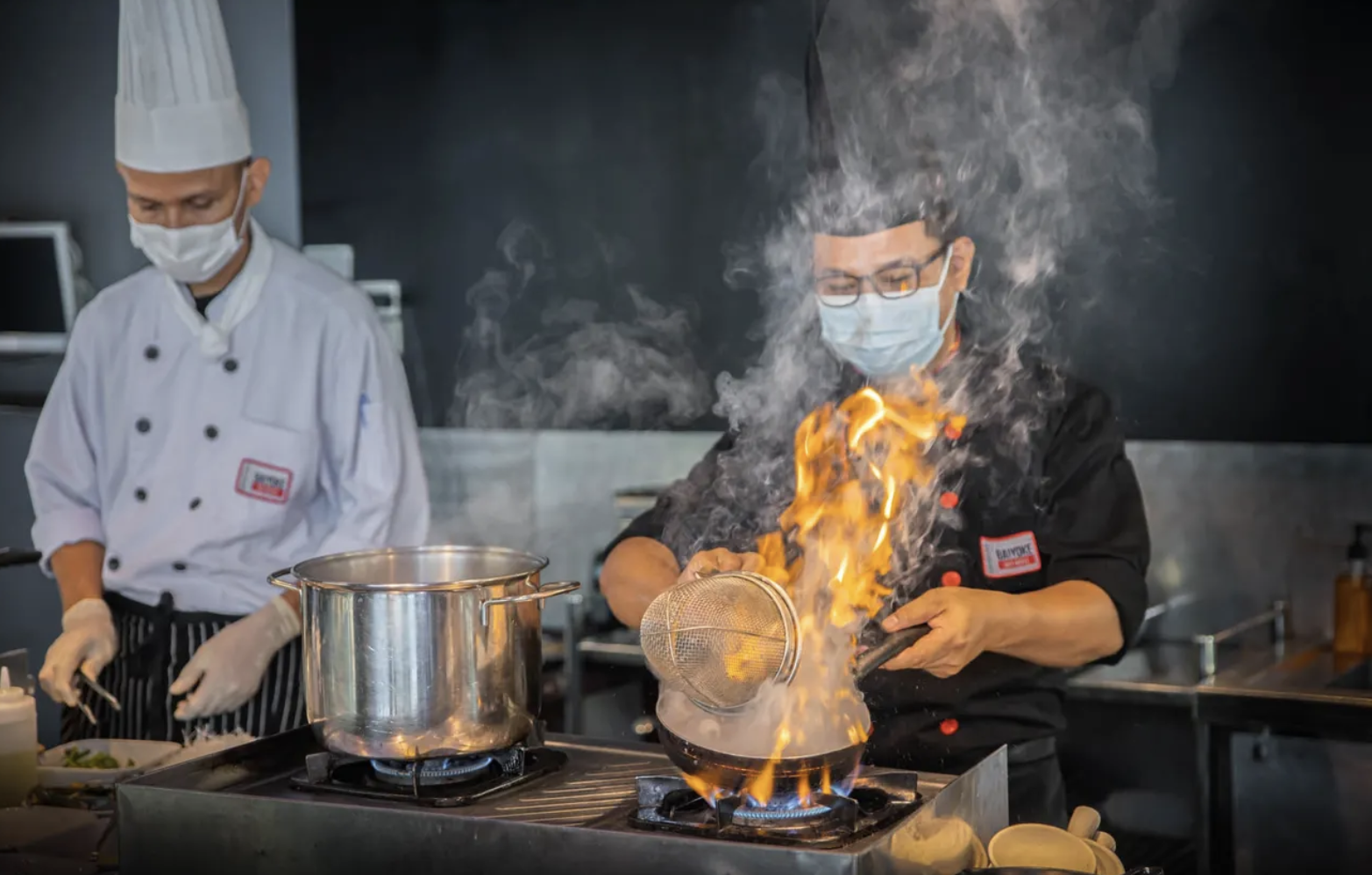 曼谷彩虹雲霄酒店78層海鮮自助餐