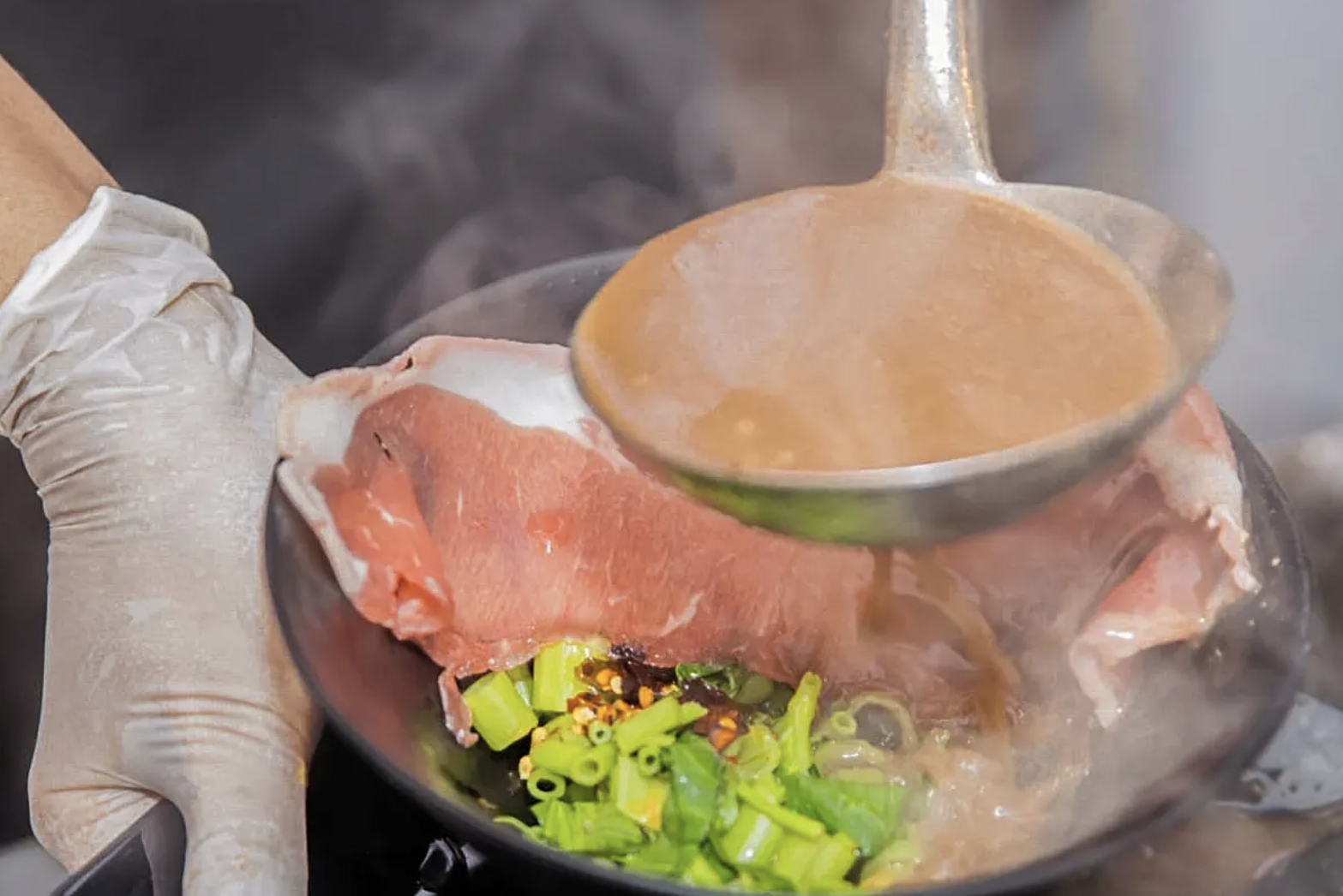 曼谷彩虹雲霄酒店78層海鮮自助餐