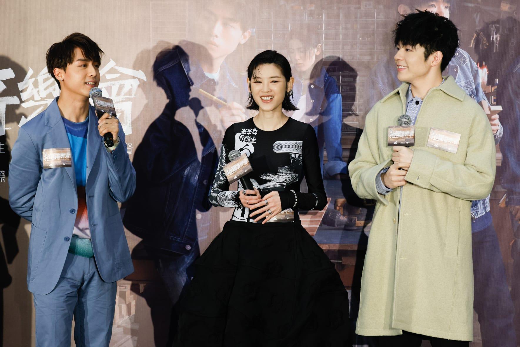 陳卓賢、江𤒹生、陳蕾現身銅鑼灣時代廣場舉行的記者會。 (蘇文傑攝)