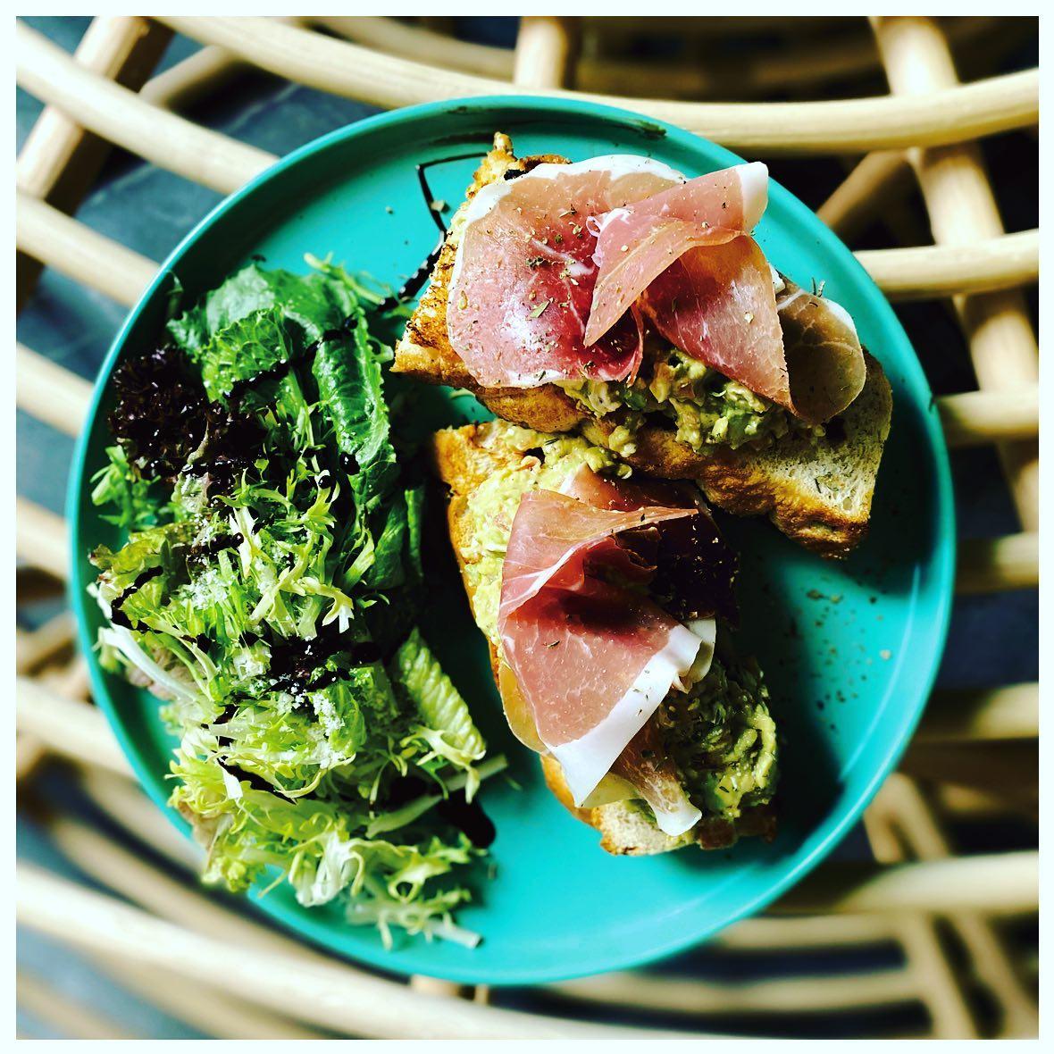 多款小食、多士選擇