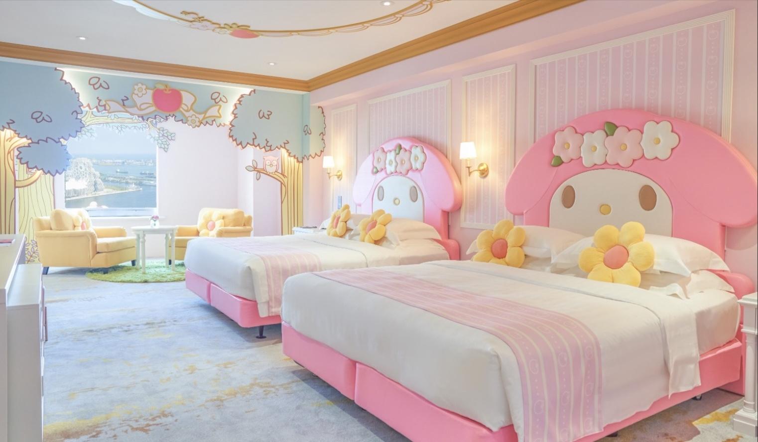 Hello Kitty主題房最受歡迎,每晚由港幣$3000多至$6000多不等,雖然價錢略貴,但長期爆滿!