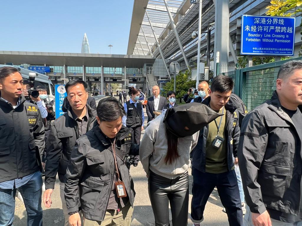 蔡天鳳碎屍案|29歲女疑犯涉協助罪犯內地落網 經深圳灣口岸移交本港警方 (持續更新)